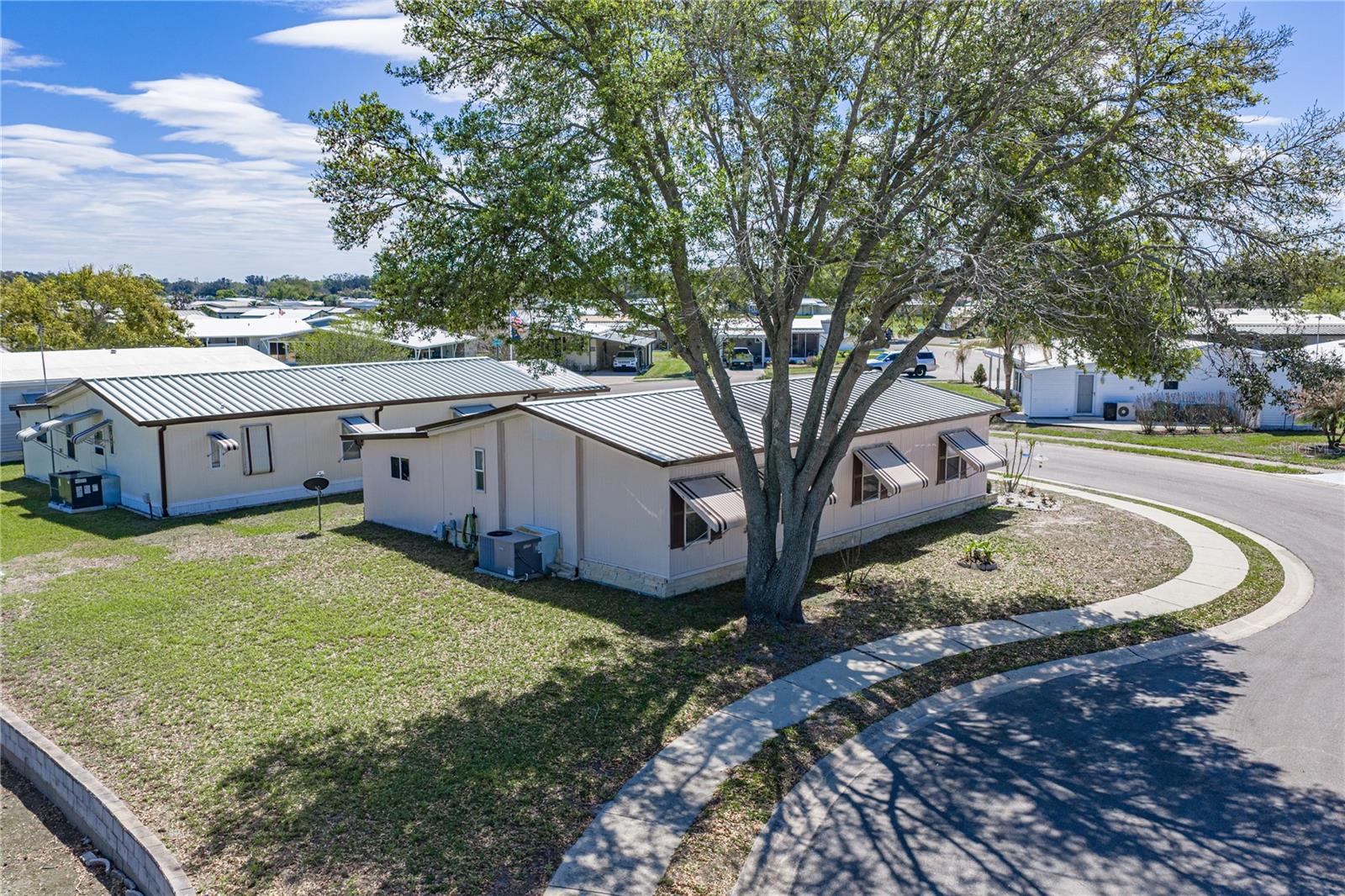 OAKS ROYAL - Residential