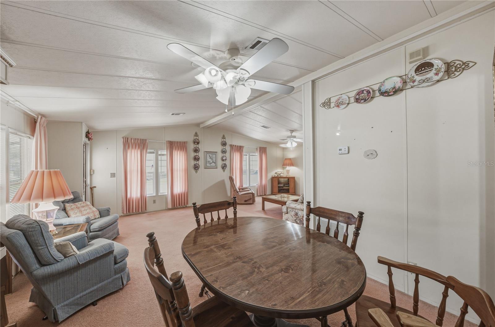 OAKS ROYAL - Residential