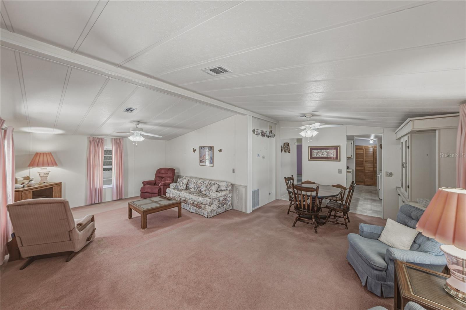 OAKS ROYAL - Residential