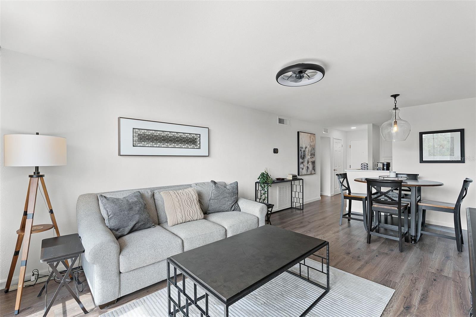 1100 DELANEY AVENUE F407