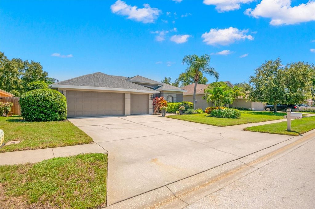 Photo of 387 Bridle Path Way, Tarpon Springs, FL 34688 (MLS # TB8427878)