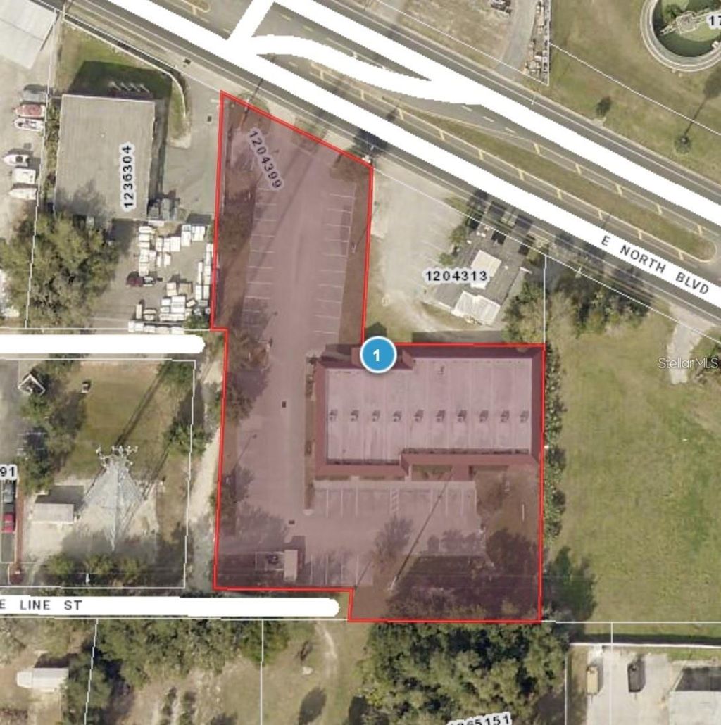 Photo of 401 E North Boulevard, Leesburg, FL 34748 (MLS # G5108765)