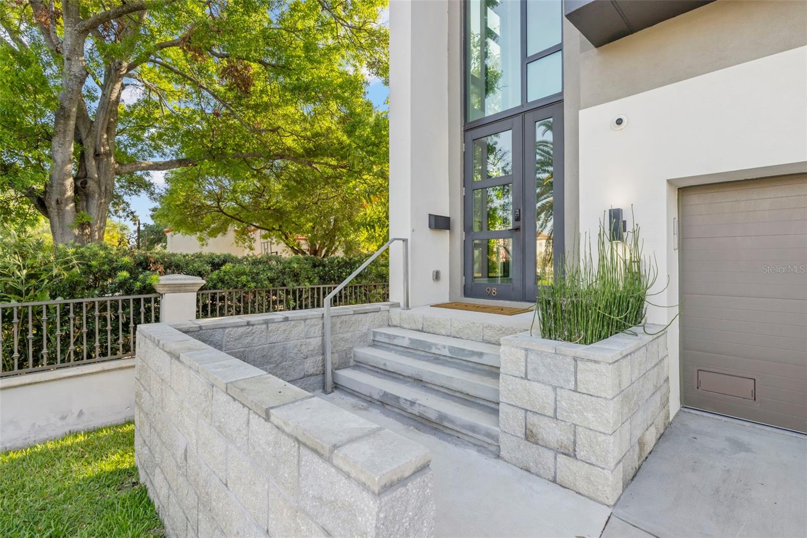 DAVIS POINT TWNHMS - Residential