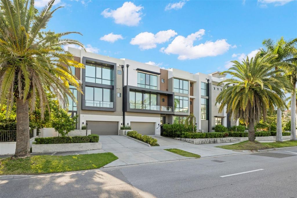 Photo of 98 W Davis Boulevard, Tampa, FL 33606 (MLS # TB8514324)