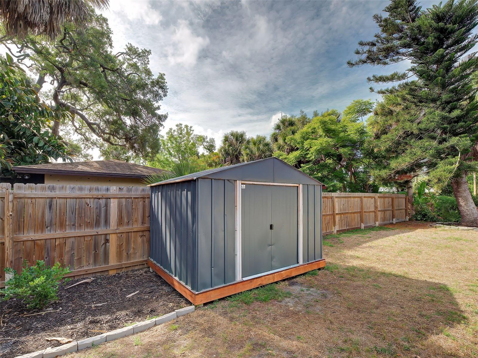 EAST GATE - Residential