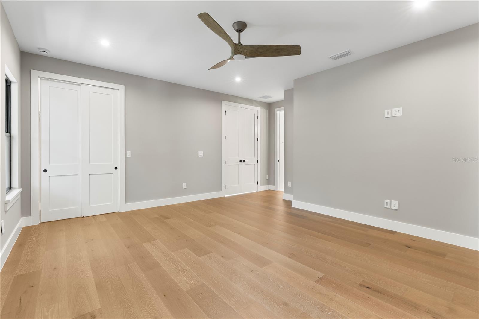LAWNDALE - Residential