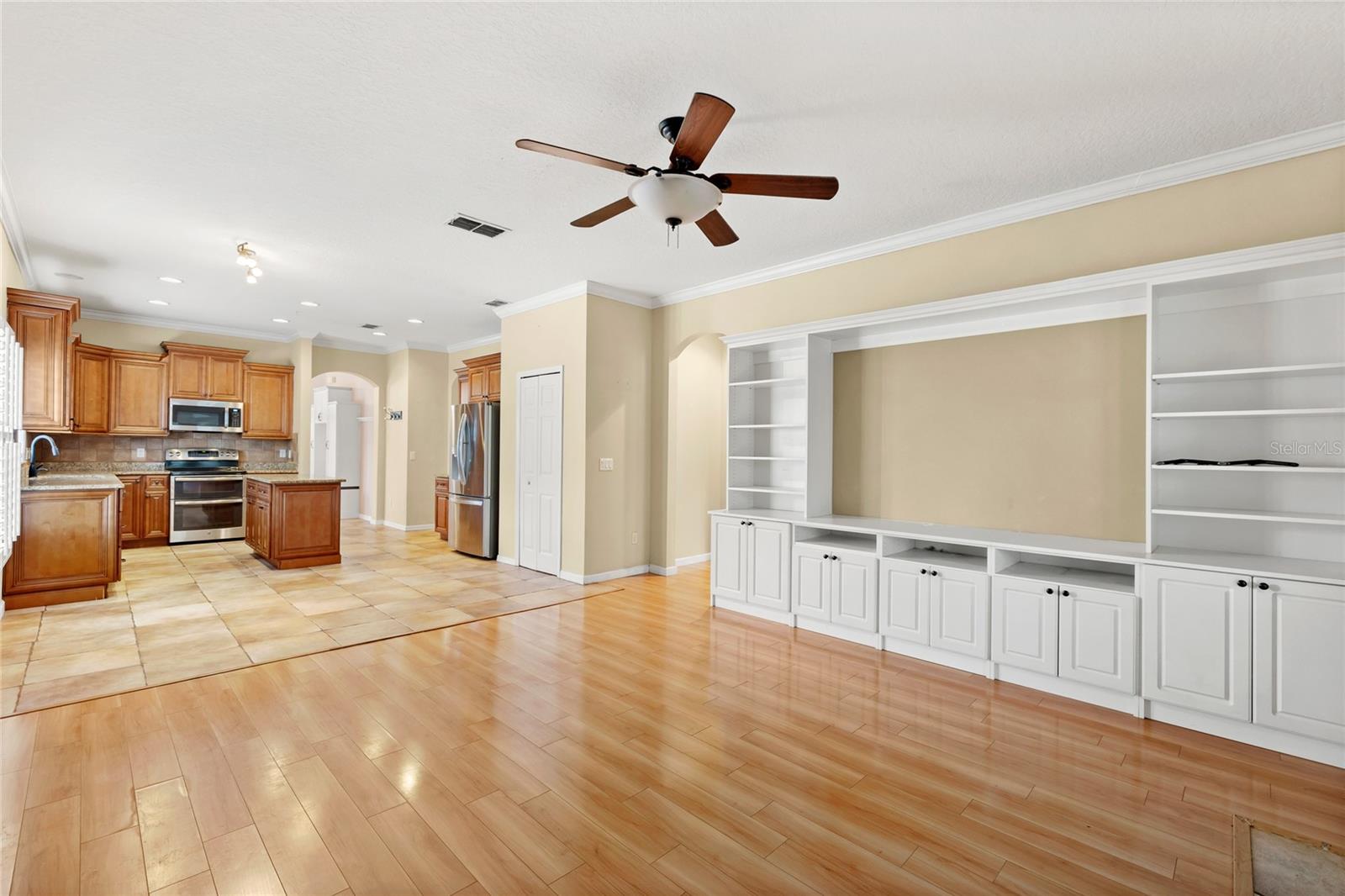 AVALON LAKES PH 02 VLGS E & H - Residential