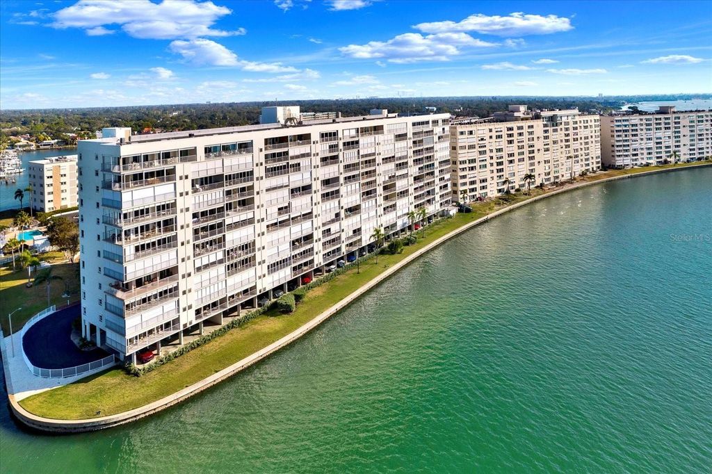 Photo of 6060 Shore Boulevard S #909, Gulfport, FL 33707 (MLS # TB8449931)