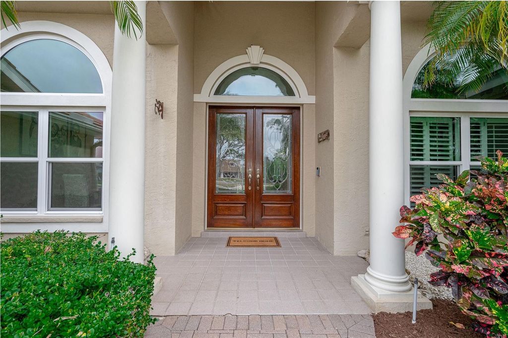 Photo of 8432 Woodbriar Drive, Sarasota, FL 34238 (MLS # N6142406)