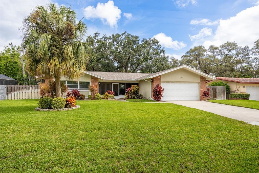 Photo of 1310 Fairway Drive, Dunedin, FL 34698 (MLS # TB8417307)