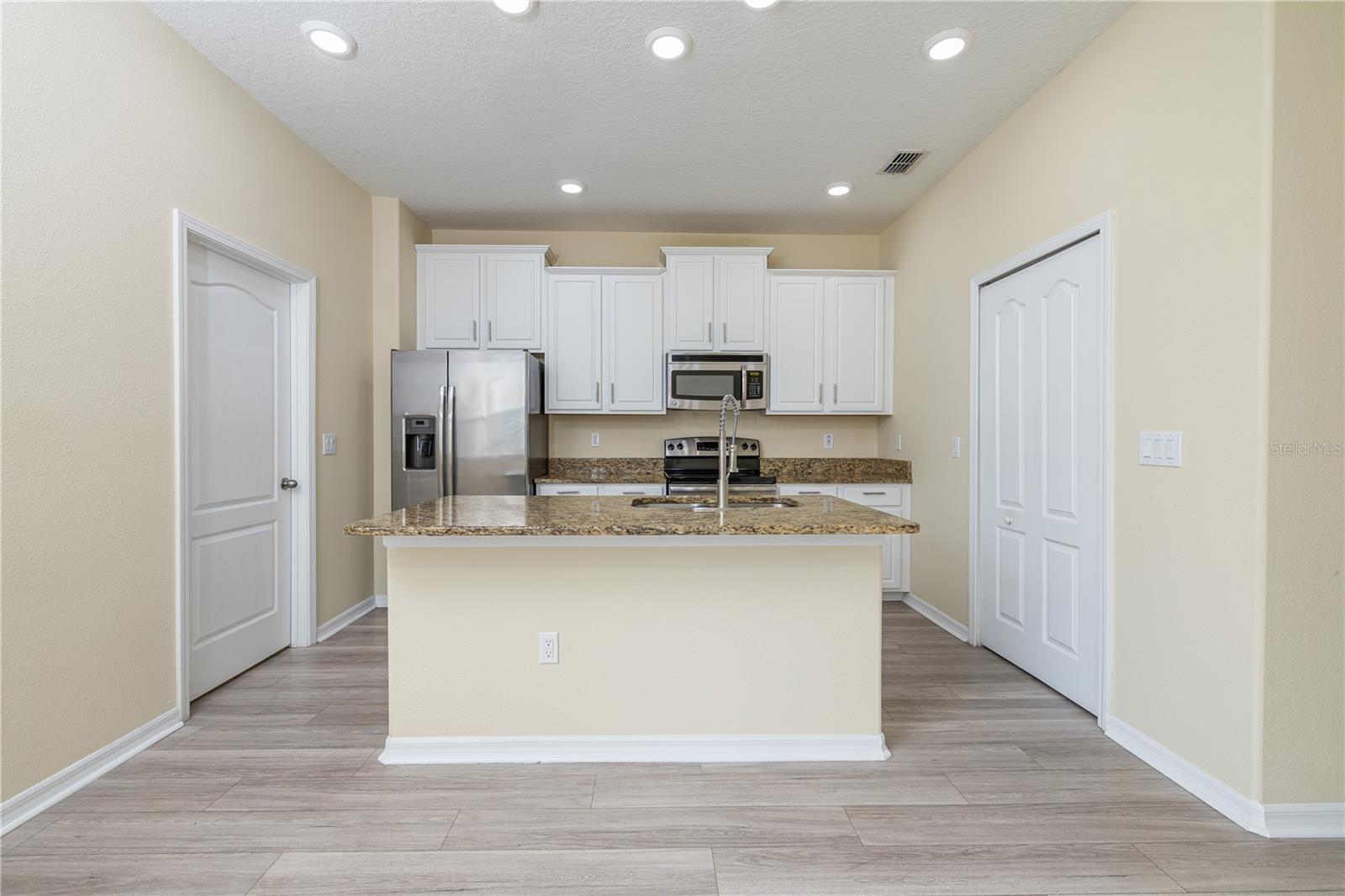 WINDERMERE SOUND PH 2 - Residential