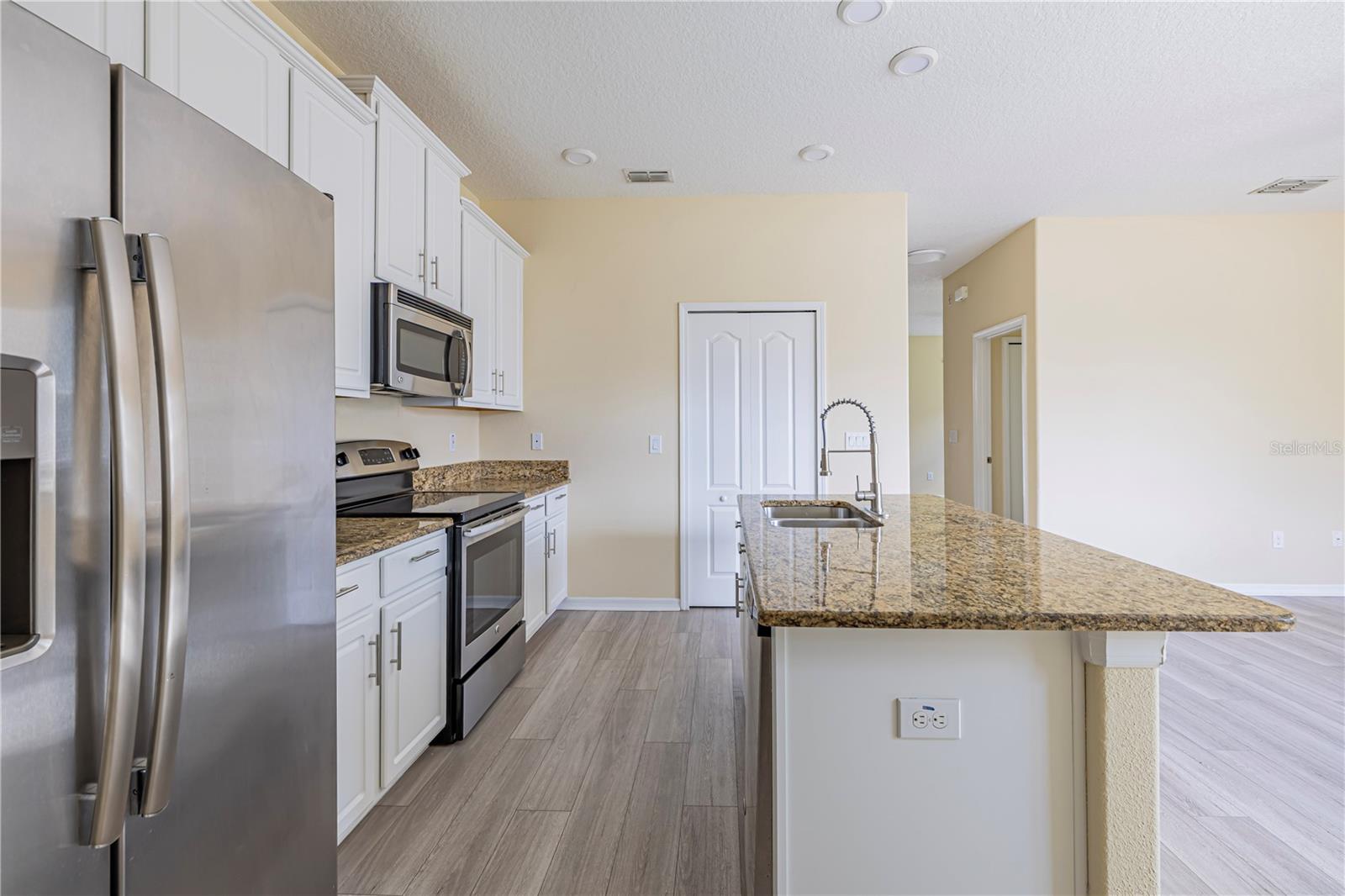 WINDERMERE SOUND PH 2 - Residential