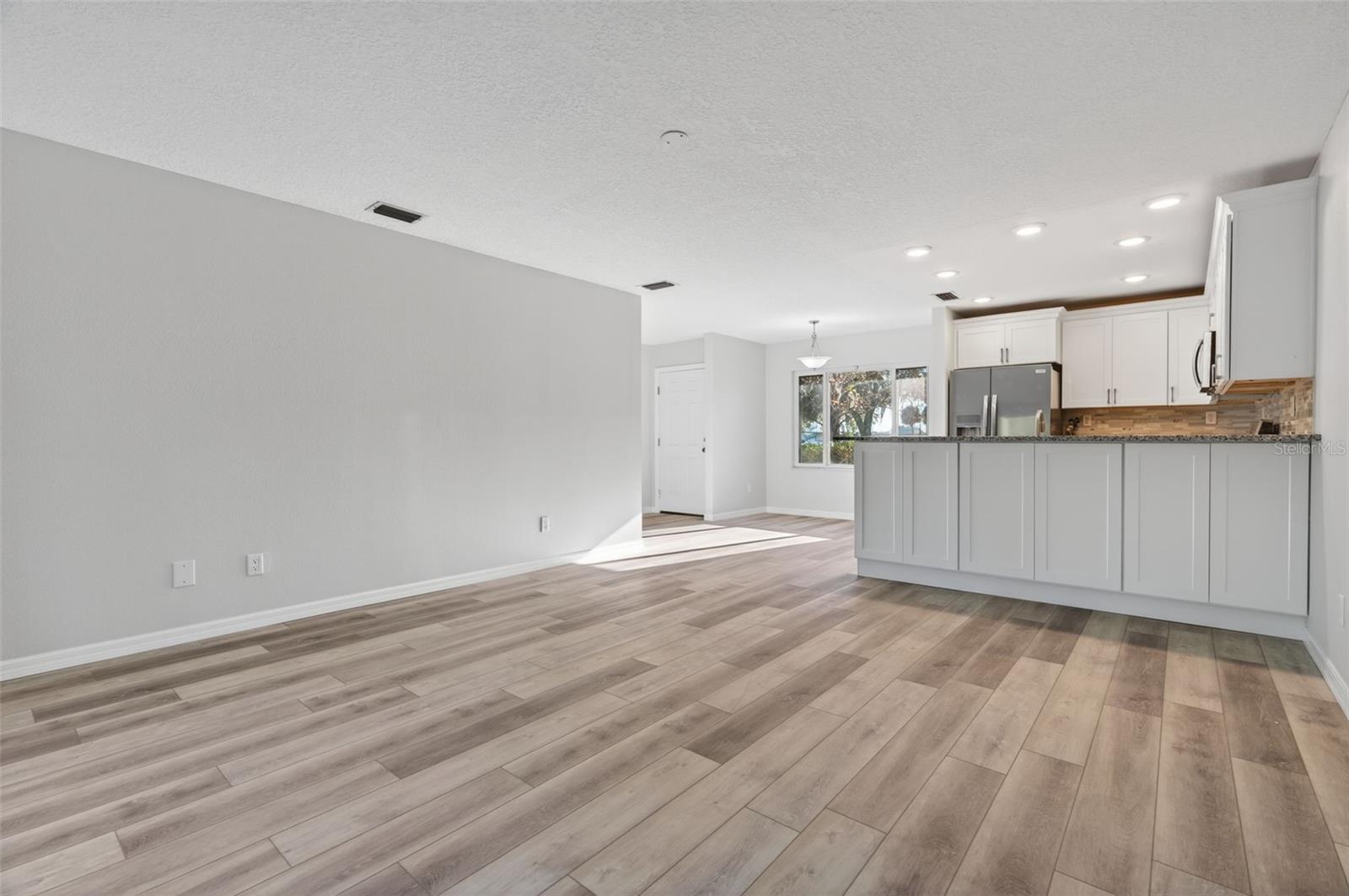 THE BAY VILLAS - Residential