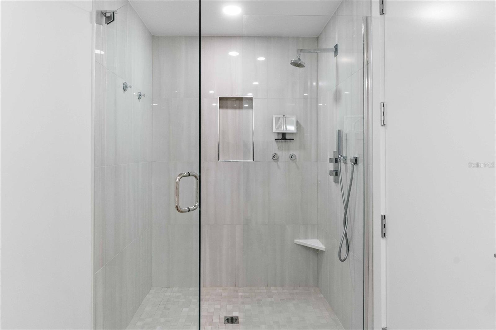 TEN35 SEASIDE - Residential