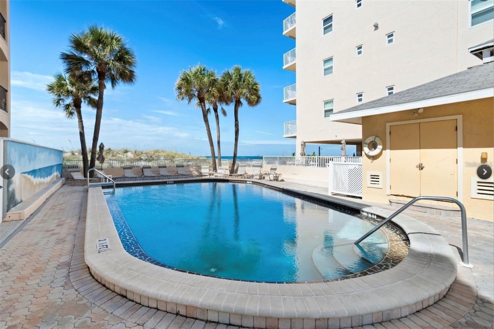 COLLWOOD THE CONDO - Residential