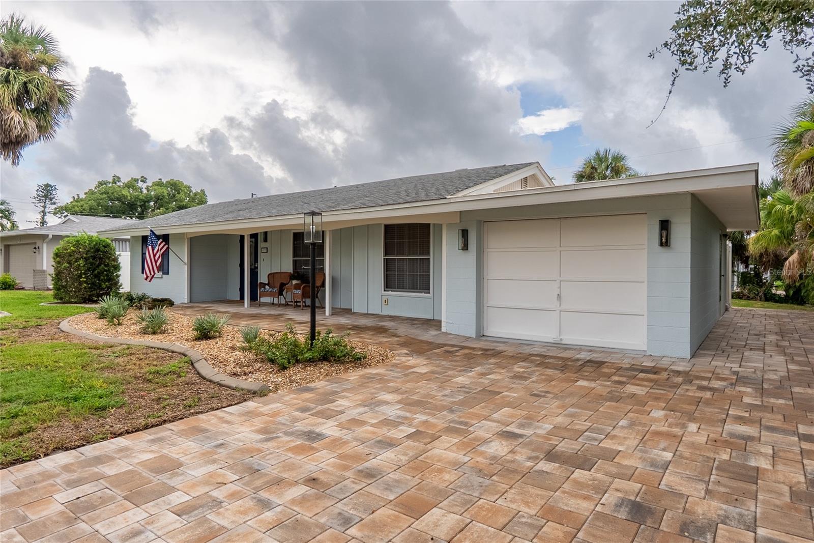 417 VILLAS DRIVE
