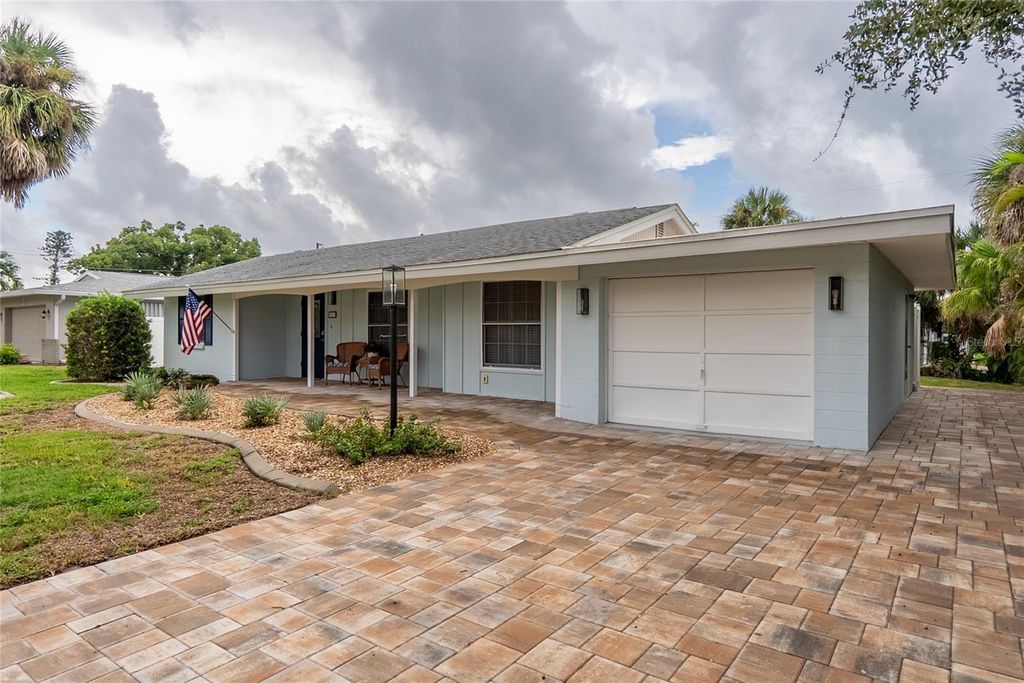 Photo of 417 Villas Drive, Venice, FL 34285 (MLS # N6140440)