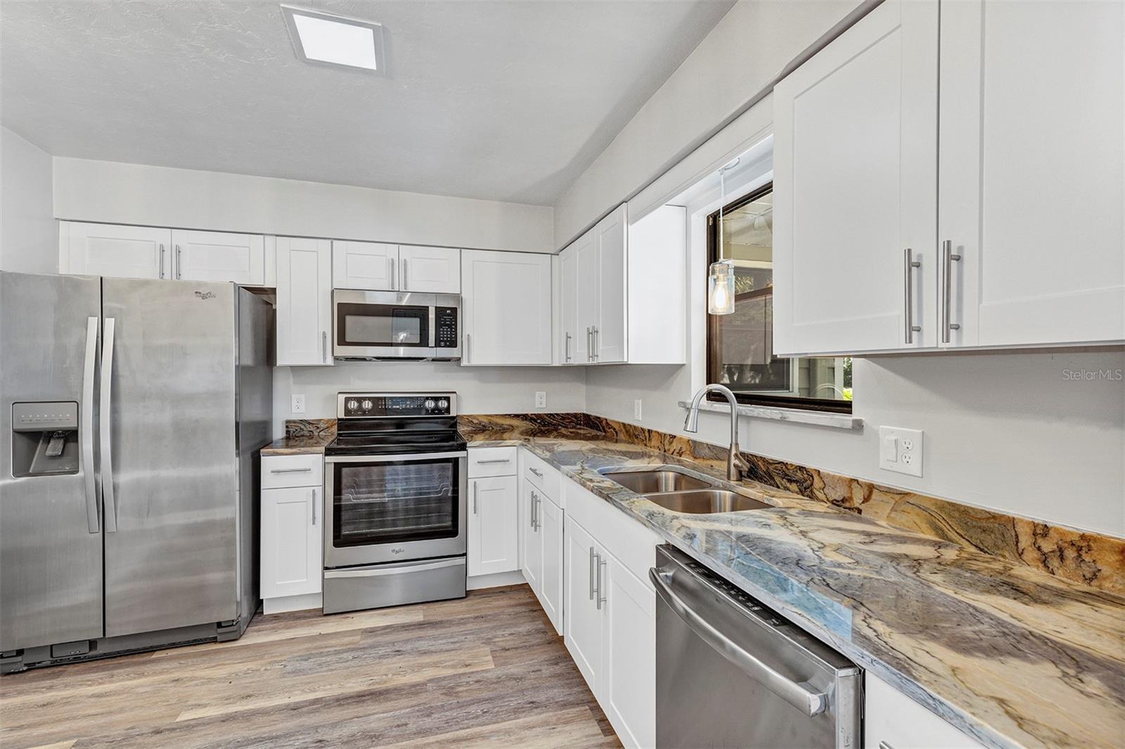 WESTCHESTER MANOR - Residential