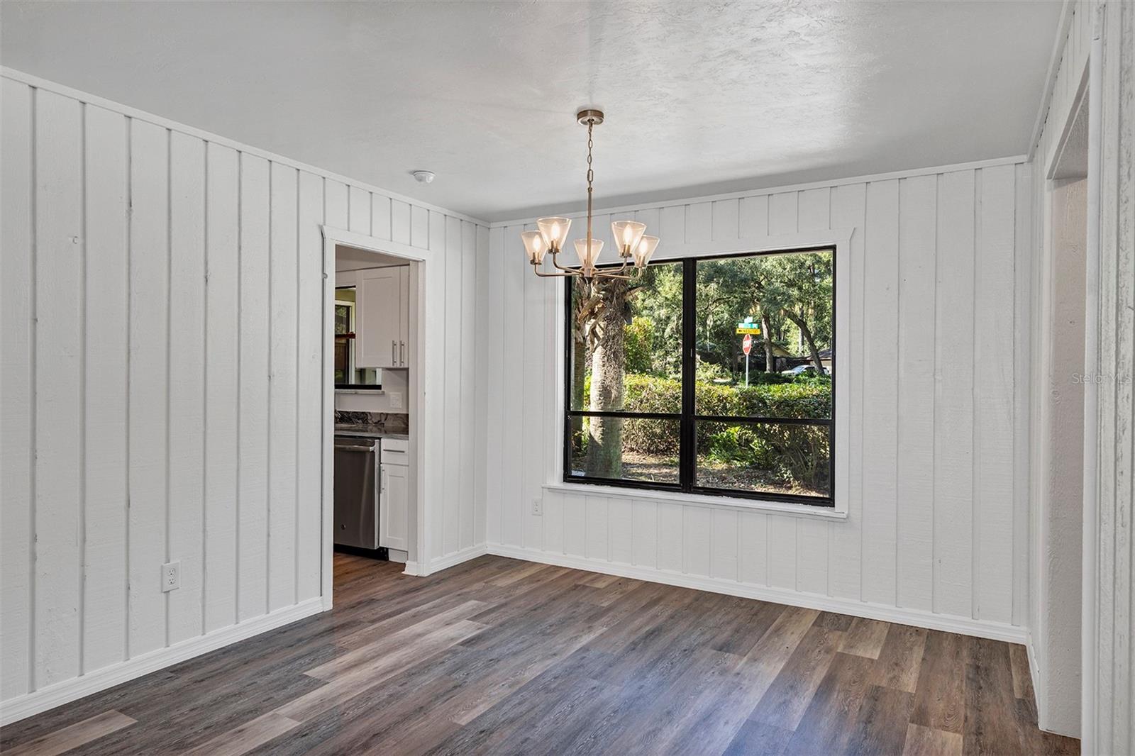WESTCHESTER MANOR - Residential