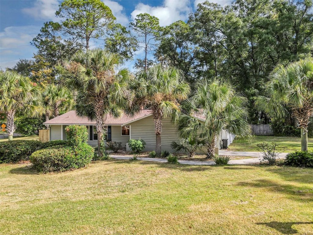 Photo of 309 SW 77th Terrace, Gainesville, FL 32607 (MLS # O6355291)