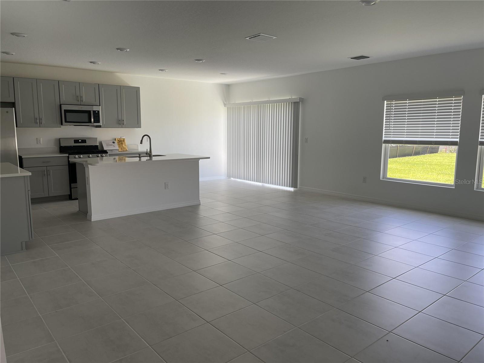 ARTISAN LAKES EAVES BEND PH II SUBPH A, - Residential Lease