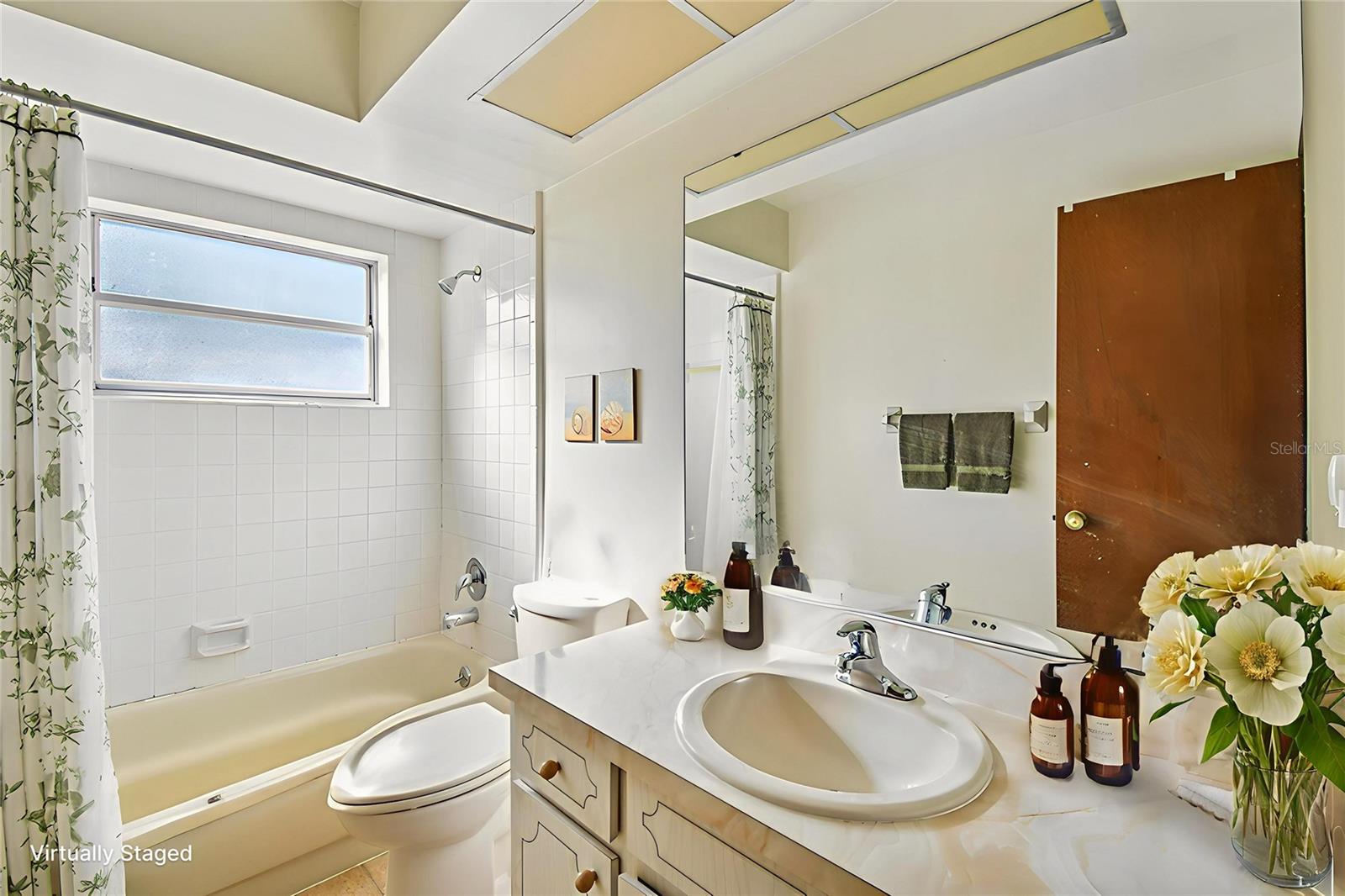 BAY LAKES AT GRANADA SECTION 2 - Residential