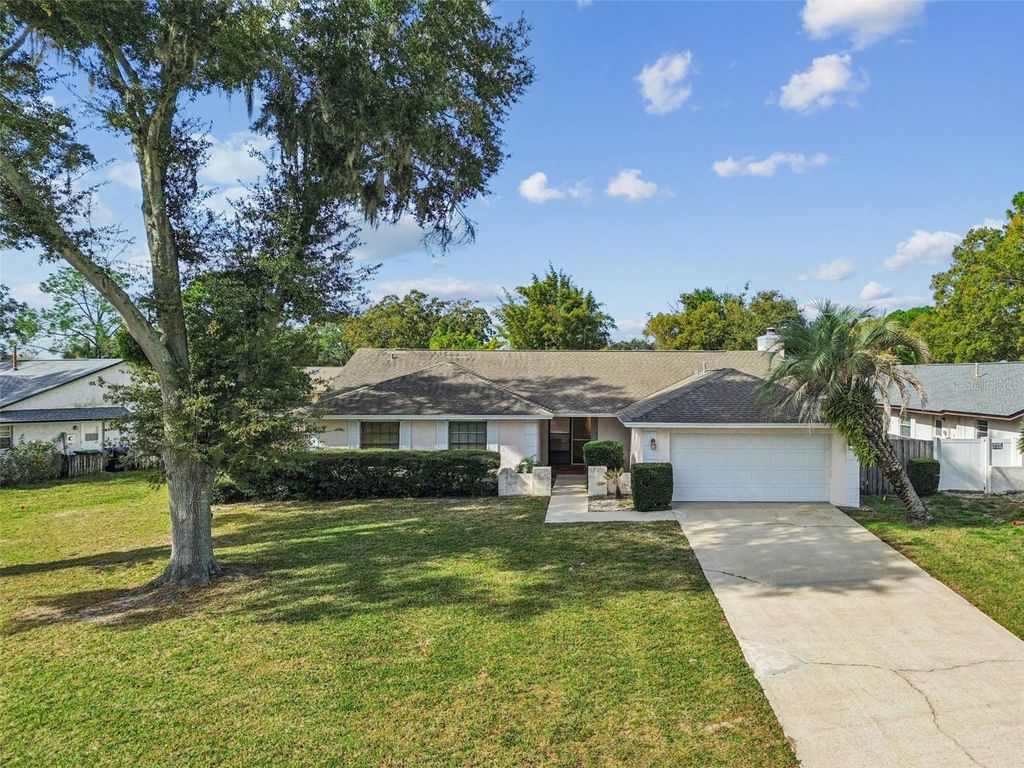 Photo of 8012 Hook Circle, Orlando, FL 32836 (MLS # O6373991)