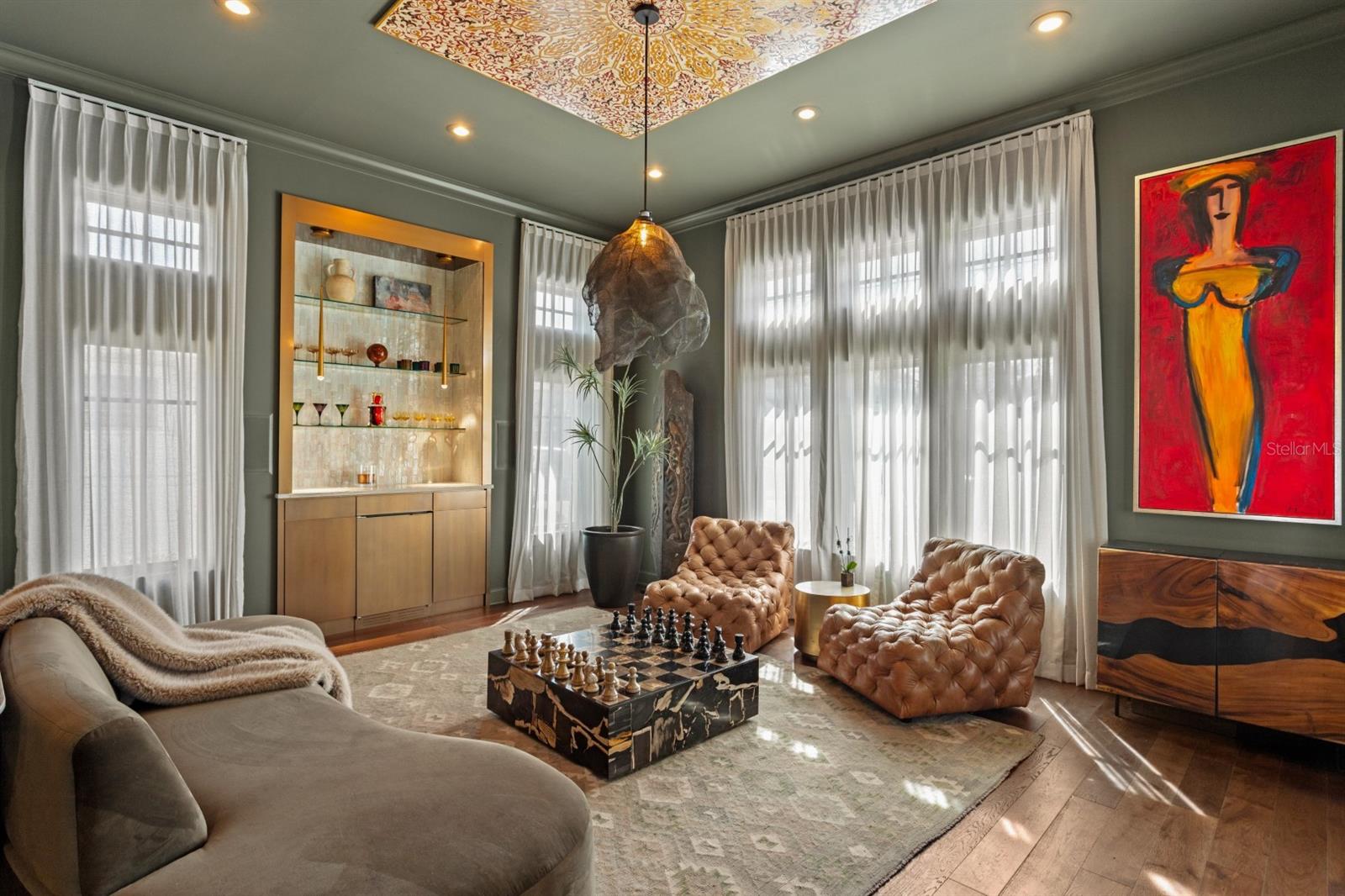 2115 W WATROUS AVENUE