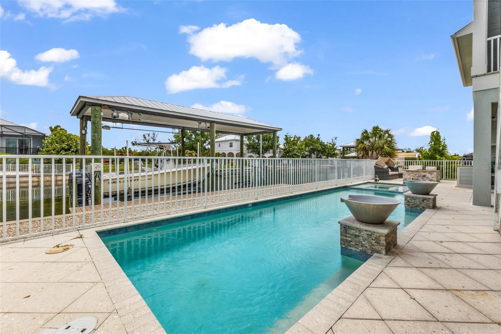 PIRATE HARBOR - Residential