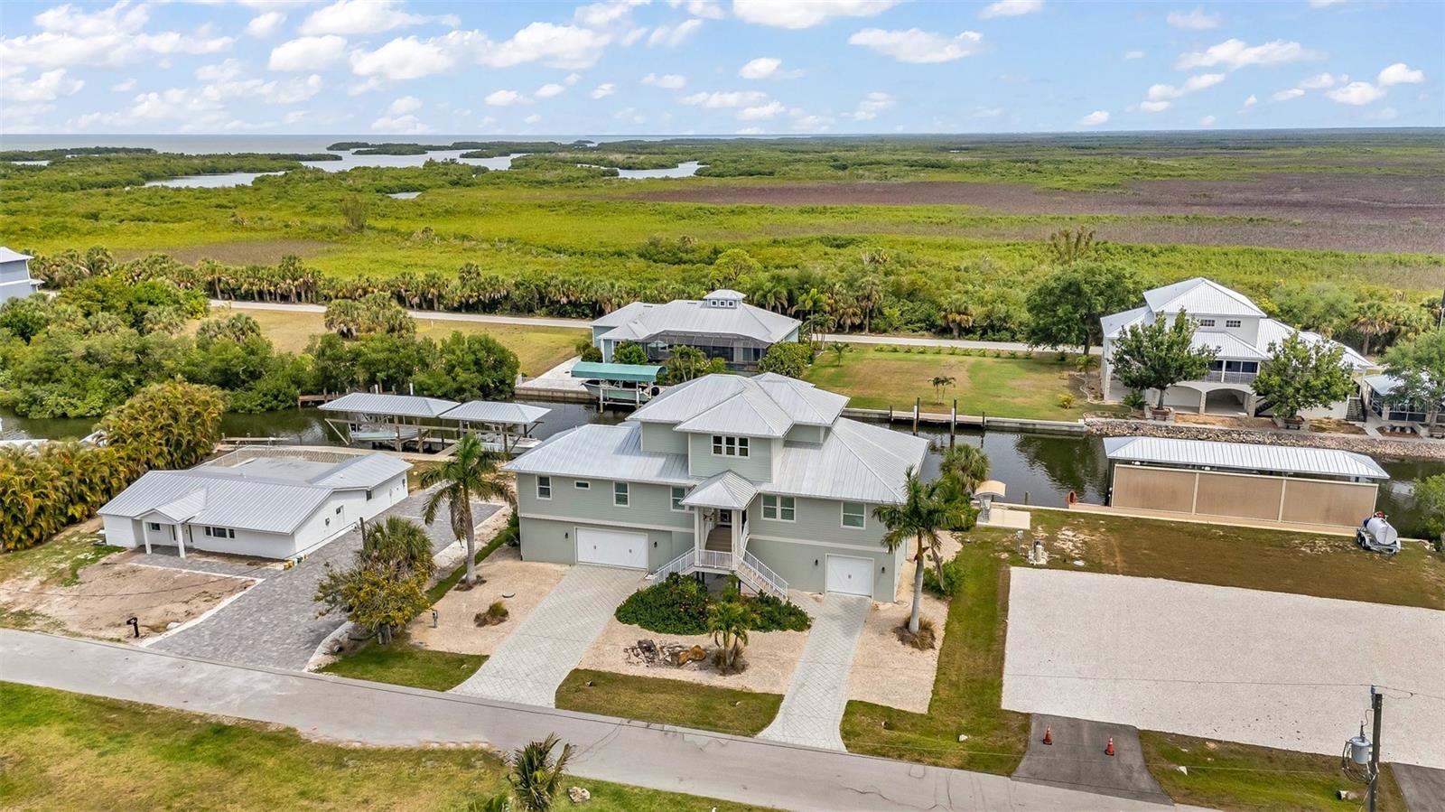 PIRATE HARBOR - Residential