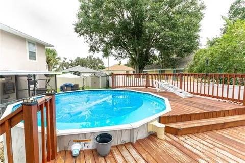 LAKE DAISYWOOD - Residential