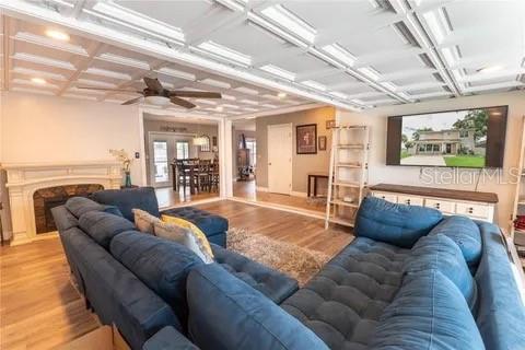 LAKE DAISYWOOD - Residential