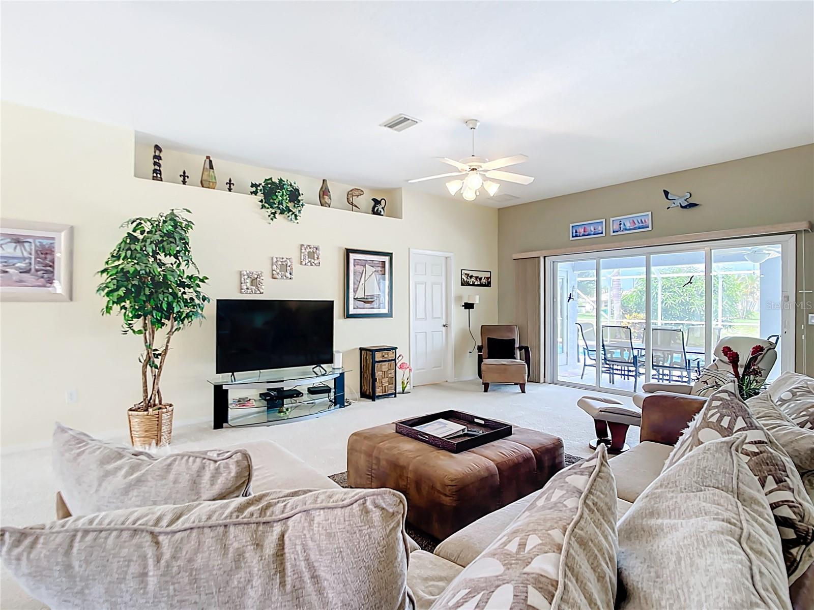 ROTONDA WEST BROADMOOR - Residential