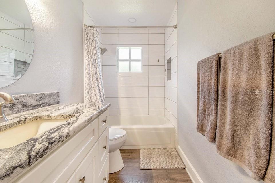 VAN LAKES THREE PB 88 PG 29 LOT 75 - Residential