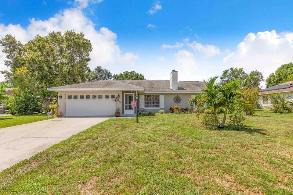 VAN LAKES THREE PB 88 PG 29 LOT 75 - Residential