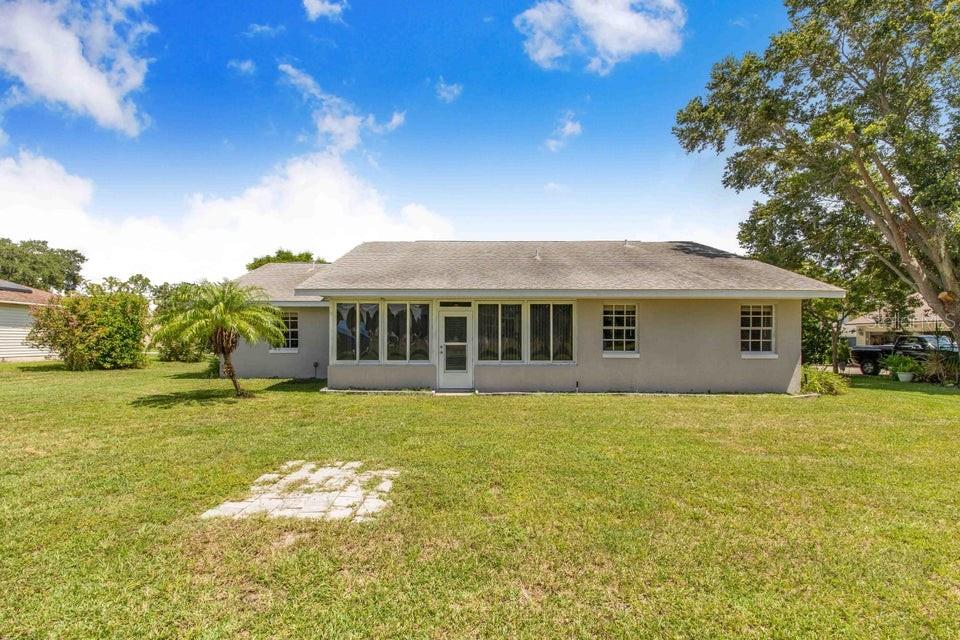 VAN LAKES THREE PB 88 PG 29 LOT 75 - Residential