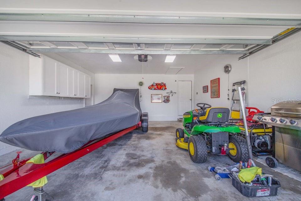 VAN LAKES THREE PB 88 PG 29 LOT 75 - Residential