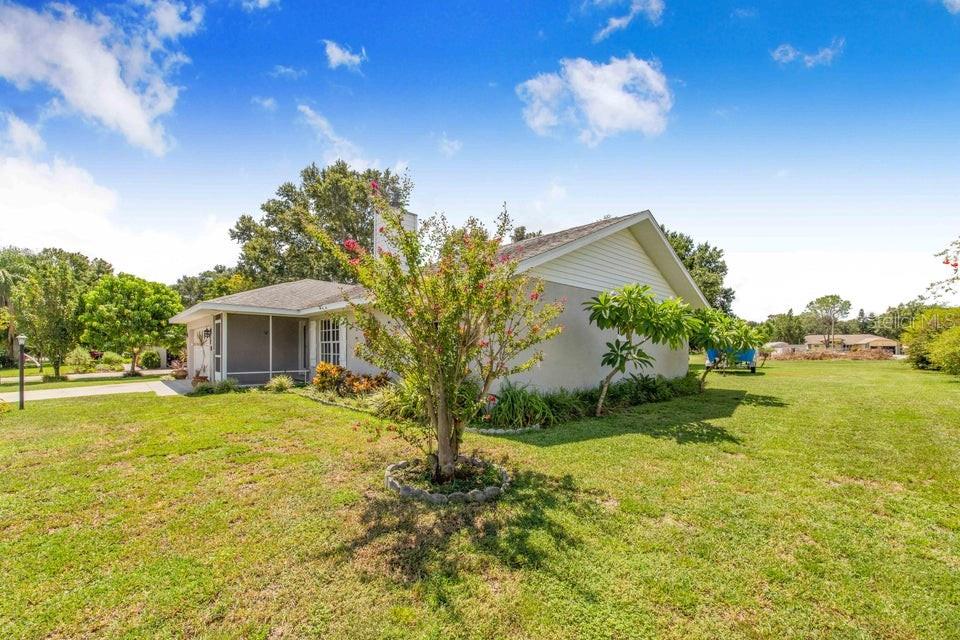 VAN LAKES THREE PB 88 PG 29 LOT 75 - Residential