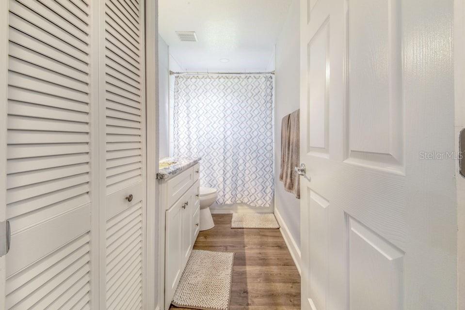 VAN LAKES THREE PB 88 PG 29 LOT 75 - Residential