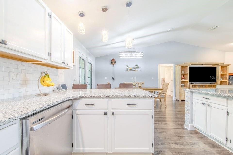 VAN LAKES THREE PB 88 PG 29 LOT 75 - Residential