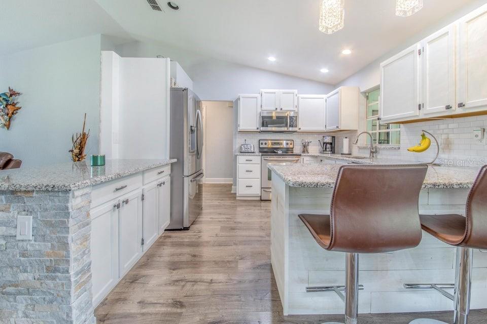 VAN LAKES THREE PB 88 PG 29 LOT 75 - Residential