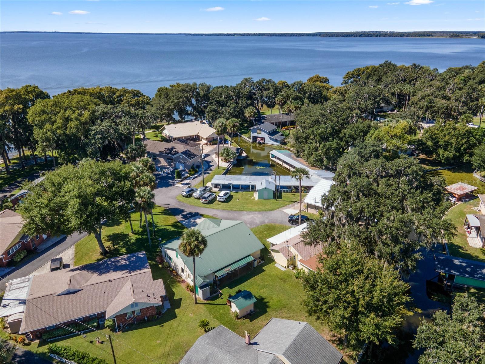 ROD N REEL CLUB - Residential