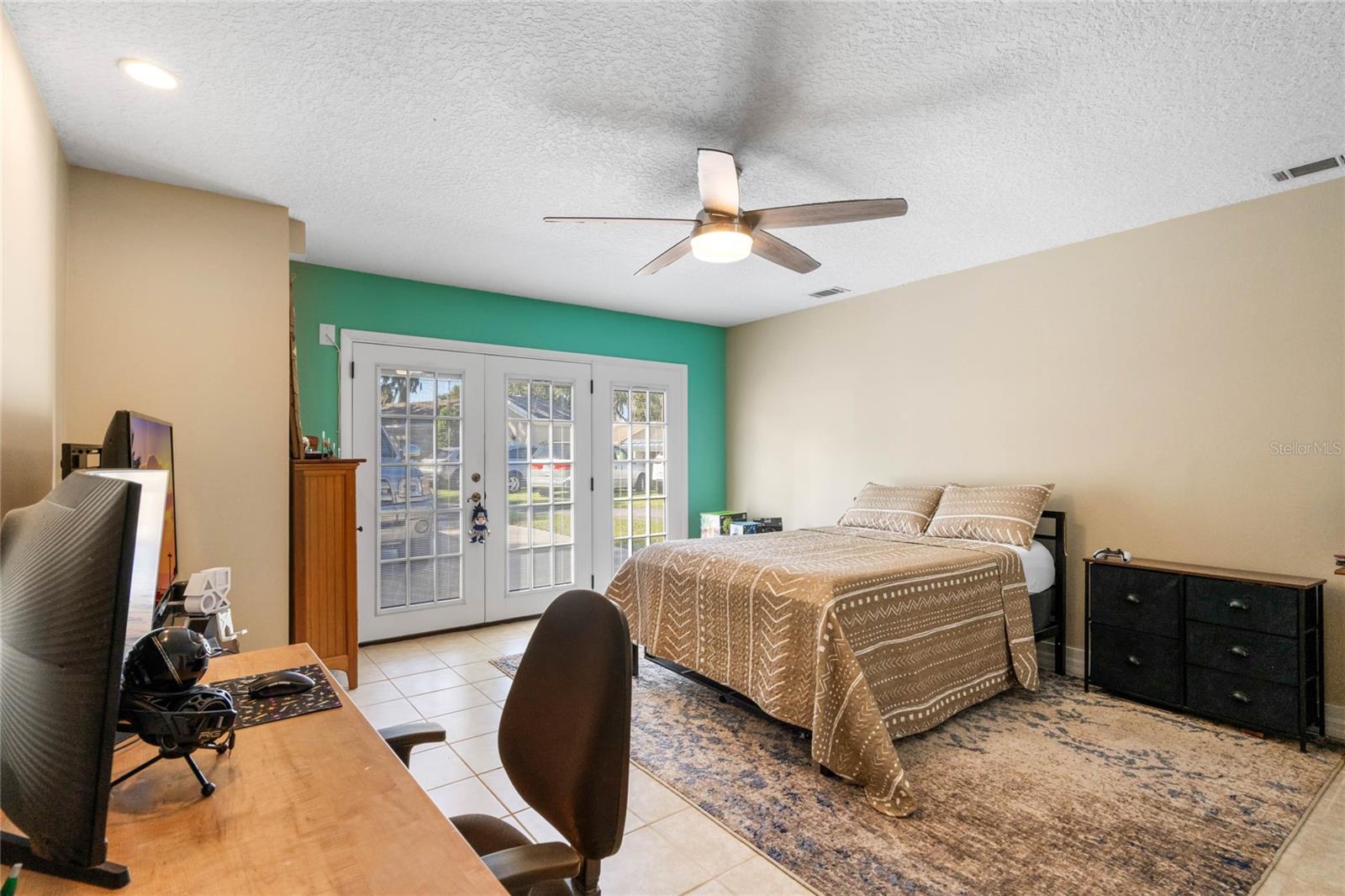 ROD N REEL CLUB - Residential