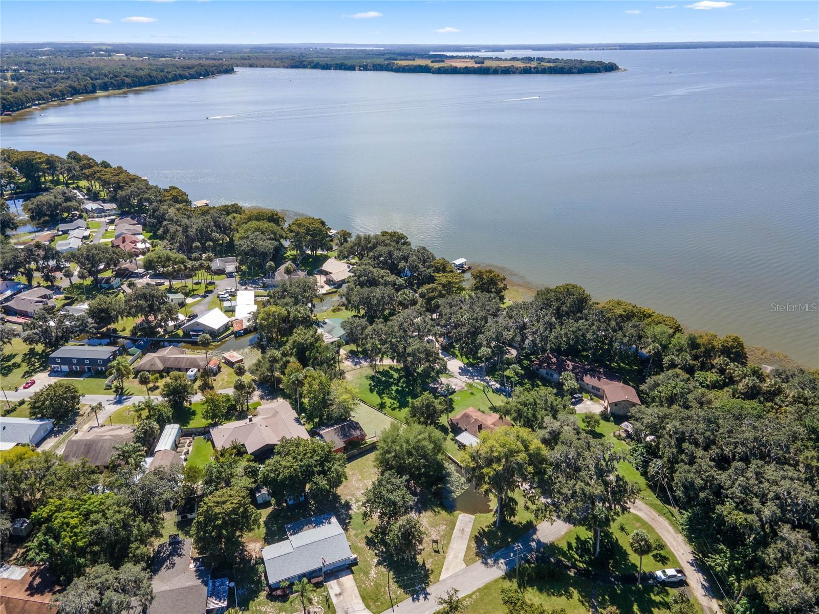 ROD N REEL CLUB - Residential