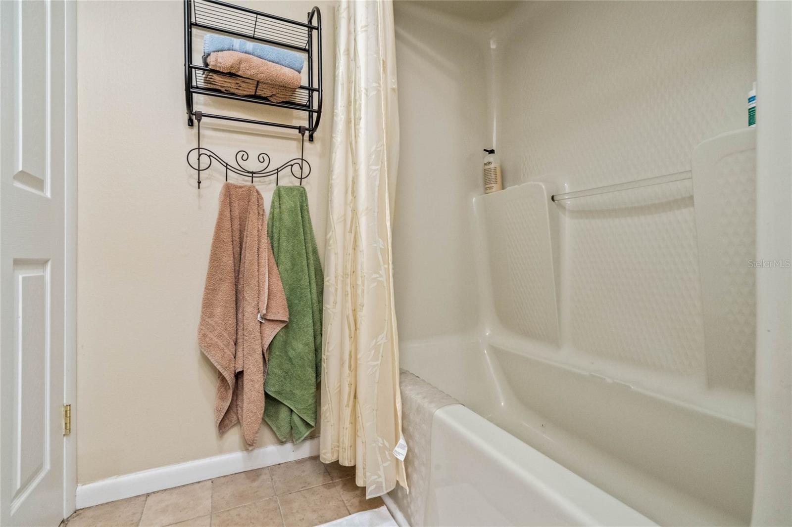 ROD N REEL CLUB - Residential