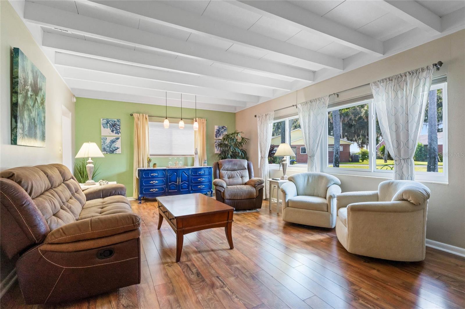 ROD N REEL CLUB - Residential