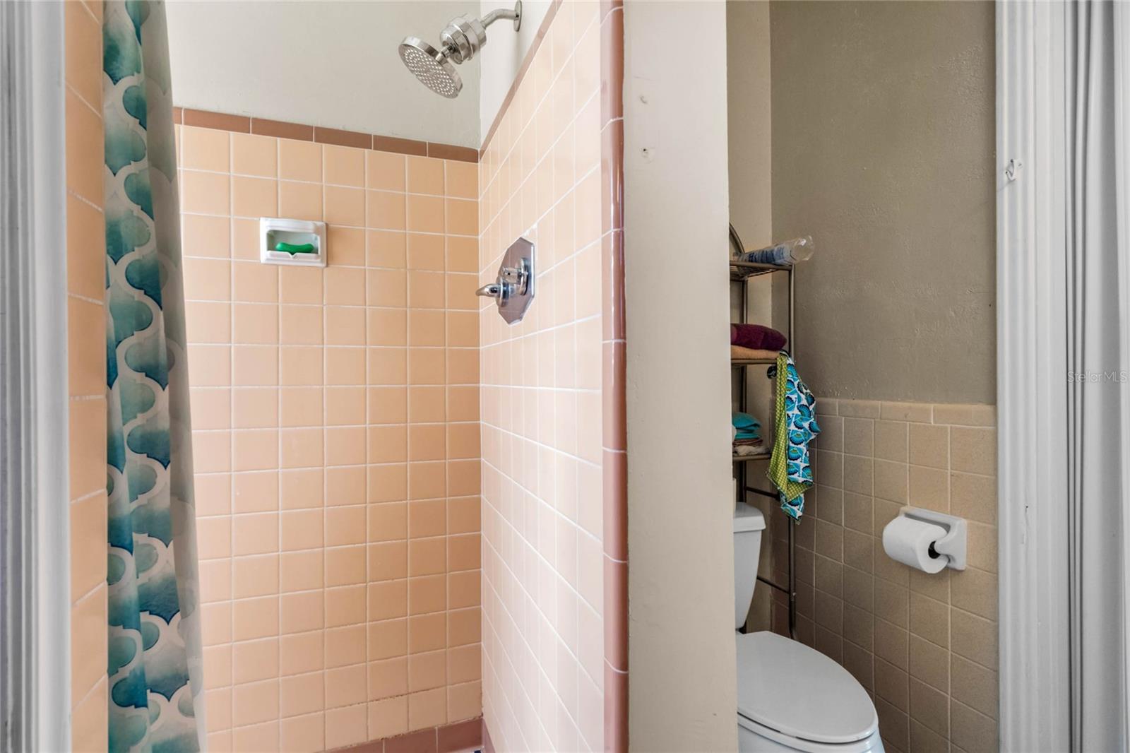 ROD N REEL CLUB - Residential