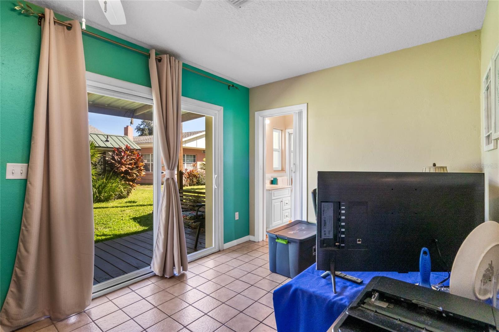 ROD N REEL CLUB - Residential