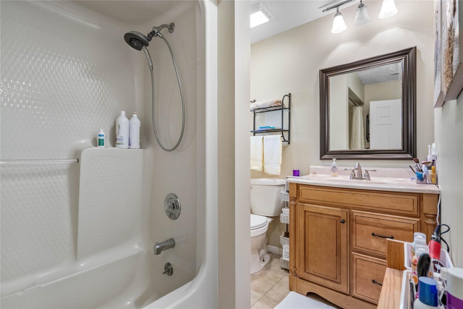 ROD N REEL CLUB - Residential