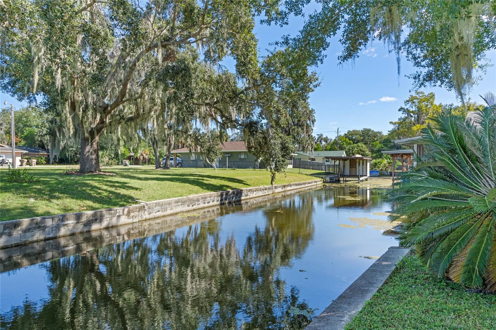 ROD N REEL CLUB - Residential